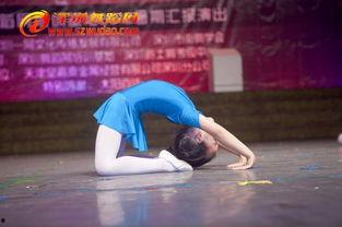 成人双人反应训练视频,提升成人协作与反应速度的互动教程