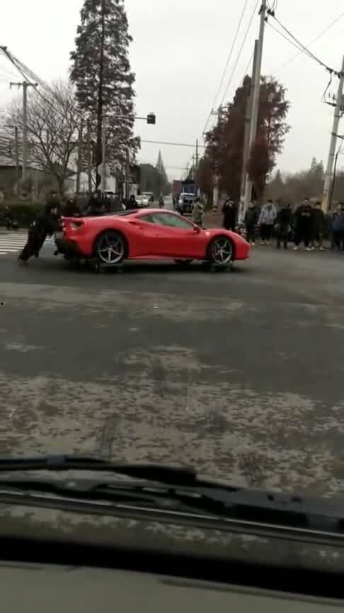 成人小车赛车漂移视频,揭秘成人小车赛车惊险瞬间