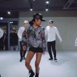 成人入门流行舞教学视频,跟随流行舞教学视频，开启舞蹈新旅程